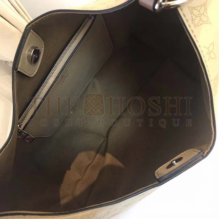 L0vis Vvtt0n LV Women Carmel Hobo Bag Crème Beige Mahina Perforated Calf Leather Master Quality