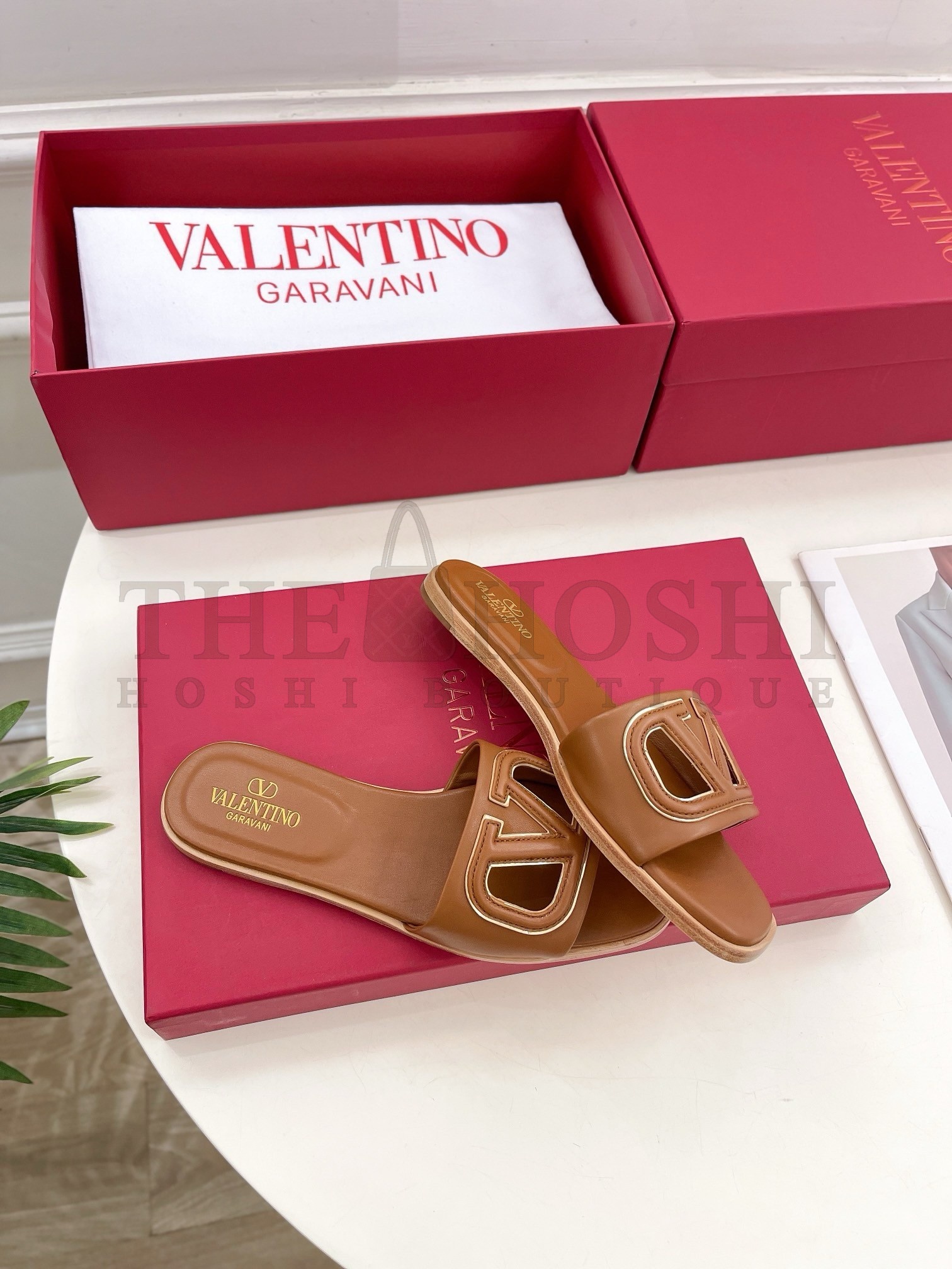 Va1e*ntin0 VLogo Cut-out Slide Sandals in Brown Leather Master Quality