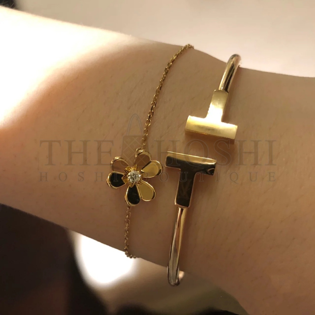 V*n Cl**f & Arpels Three Flowers Bracelet, Frivole bracelet Master Quality