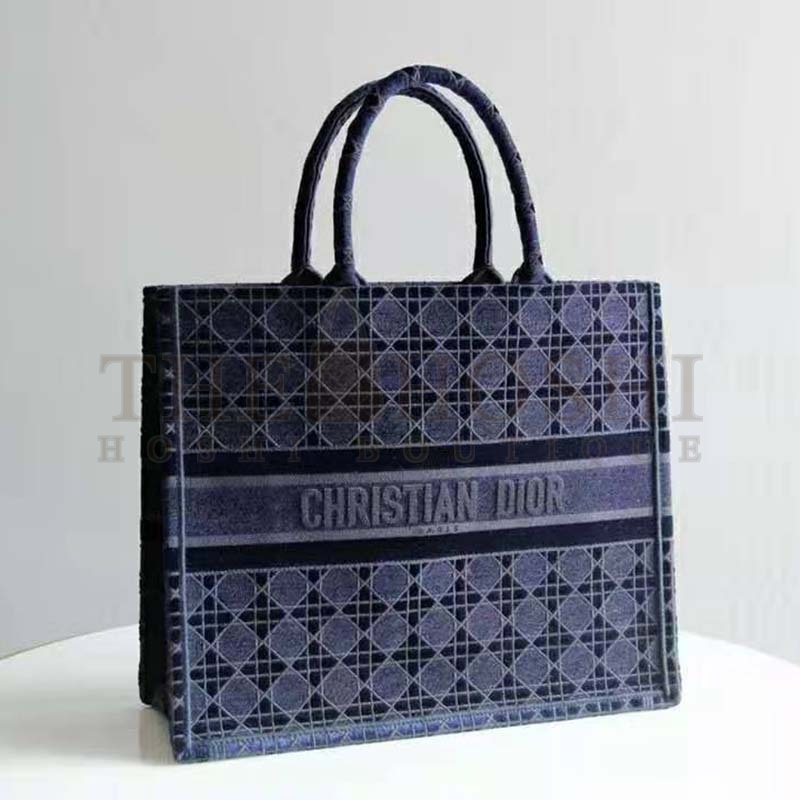 D10r Women D10r Book Tote Blue Cannage Embroidered Velvet Master Quality