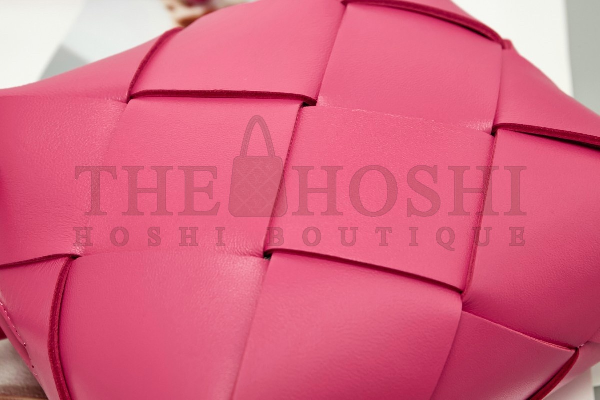 B0tt*ga Ven*ta Mini Cassette Camera Bag In Cranberry Lambskin Master Quality