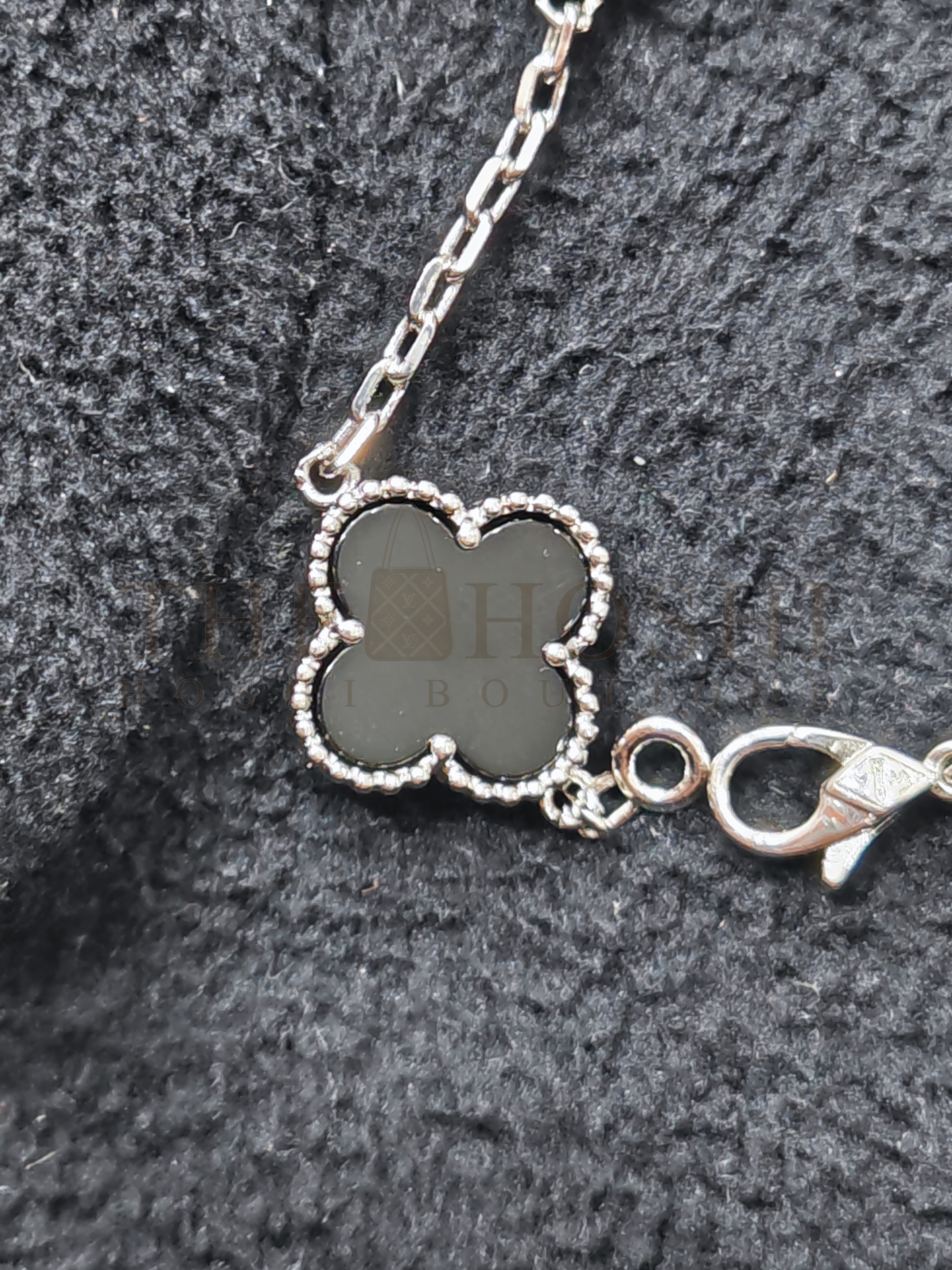 V*n Cl**f & Arpels Clover Bracelet, Vintage Alhambra bracelet, 5 motifs Master Quality