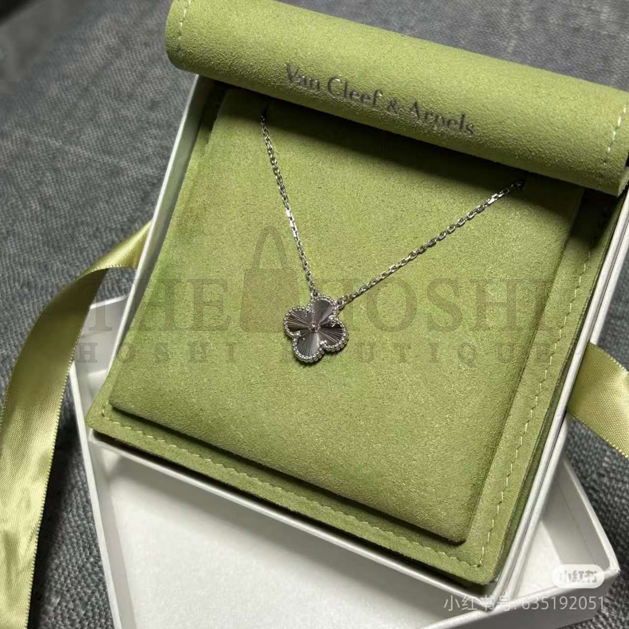 V*n Cl**f & Arpels Women