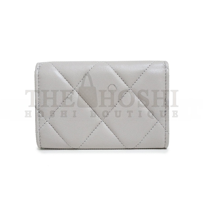Ch**el 19 FLAP CLOSURE CARD HOLDER AP1790 B07327 NJ530 (11.3*7.5*2cm) Master Quality