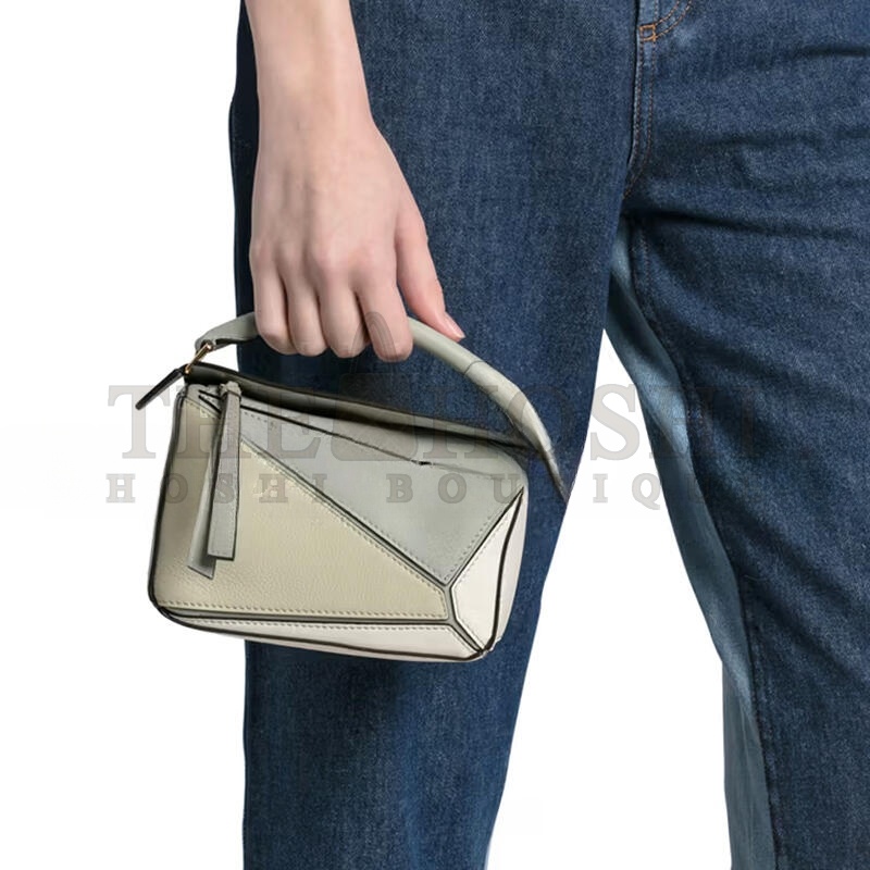 L0ew* MINI PUZZLE BAG IN CLASSIC CALFSKIN A510S21X34-2 (18*12.5*8cm) Master Quality