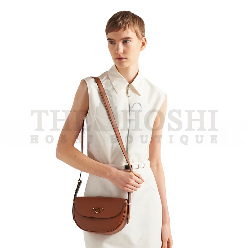 Pra*a ARQUÉ LEATHER SHOULDER BAG WITH FLAP 1BD365 (23*12*6cm) Master Quality